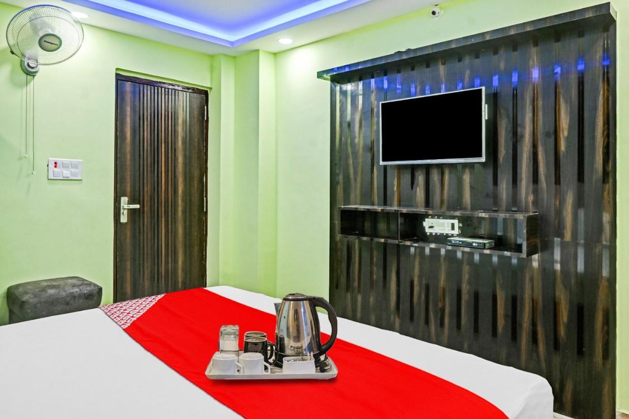 Oyo Tulsi Angan Hotel Danapur Exterior photo